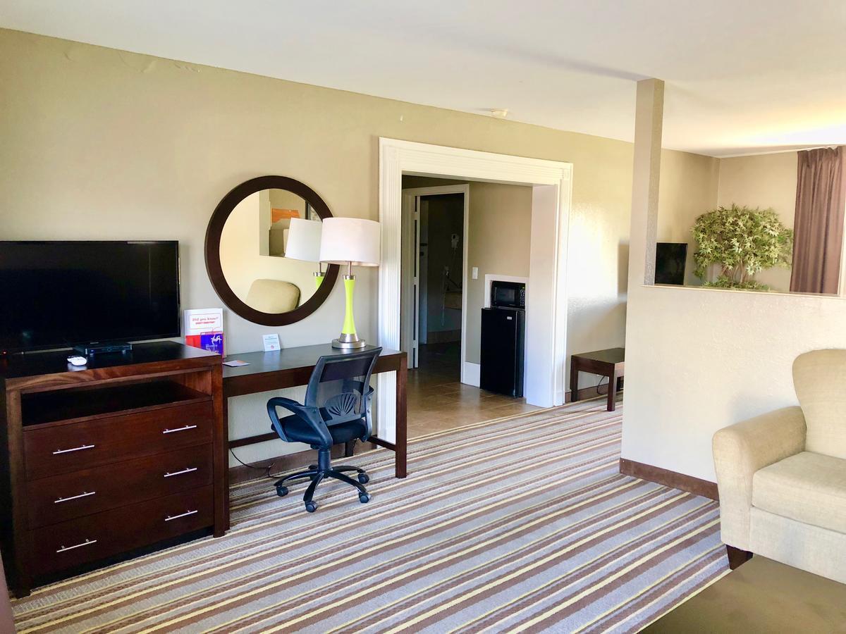 Motel Super 8 By Wyndham-Tupelo Airport Extérieur photo
