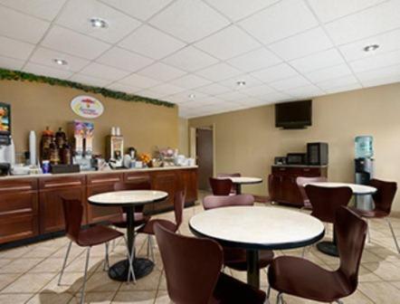 Motel Super 8 By Wyndham-Tupelo Airport Extérieur photo